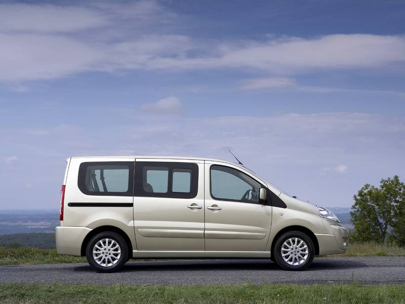 Фото автомобиля Peugeot Expert микроавтобус