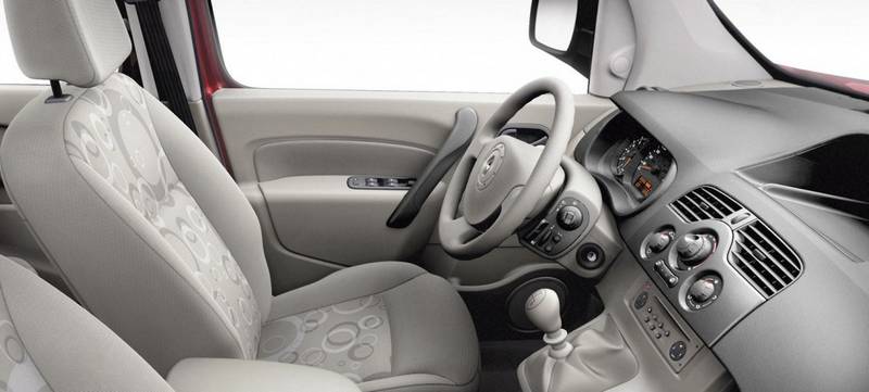 Фото автомобиля Renault Kangoo Passenger